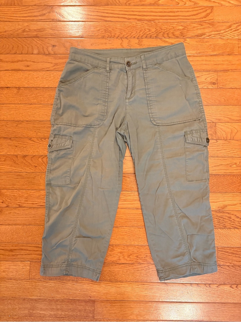 Time and Tru Olive Cargo Capris - Utility Style